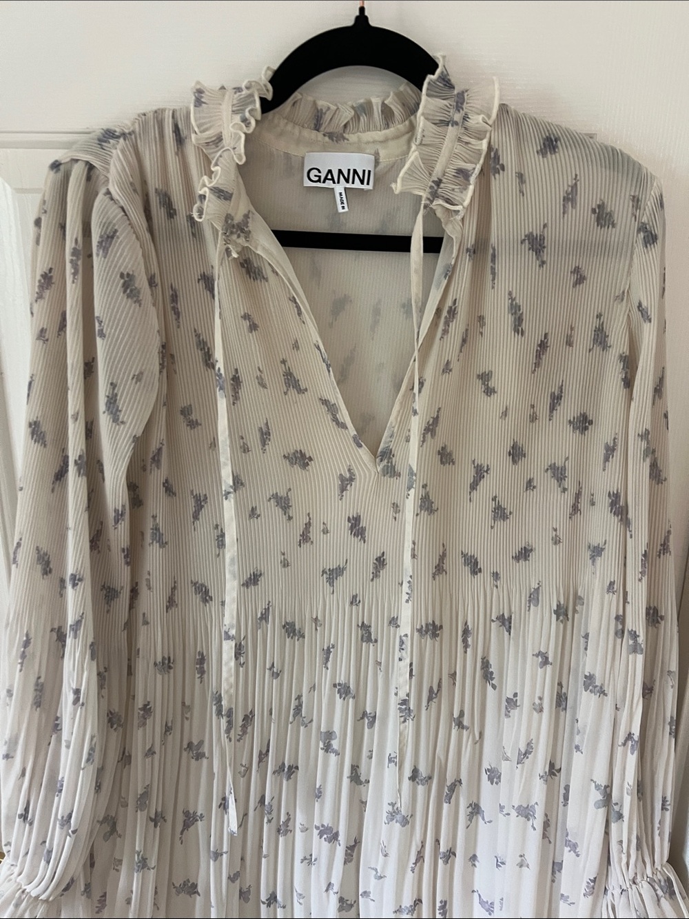 Ganni Cream Floral Tie-Neck Pleated Midi Dress - Picture 7 of 9